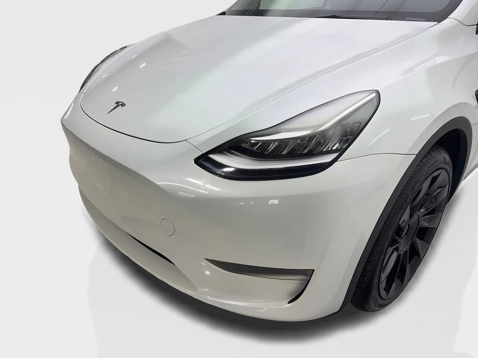2023 Tesla Model Y - Image 16 of 21