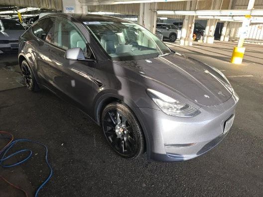 2023 Tesla Model Y - Image 3 of 9