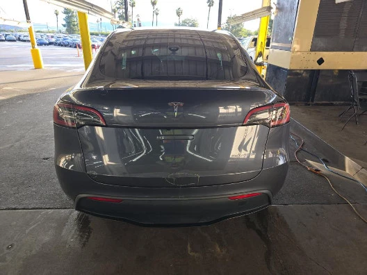2023 Tesla Model Y - Image 5 of 9