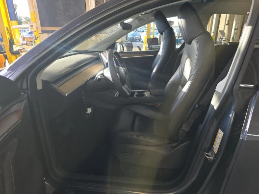 2023 Tesla Model Y - Image 7 of 9