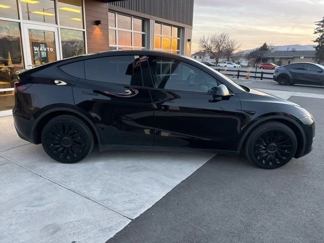 2023 Tesla Model Y - Image 9 of 21