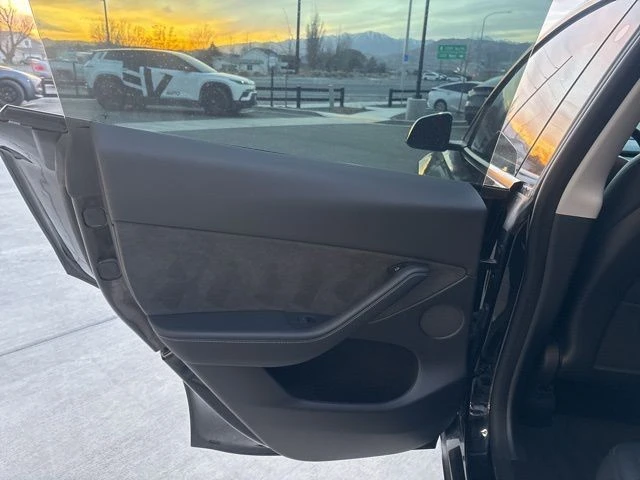 2023 Tesla Model Y - Image 15 of 21