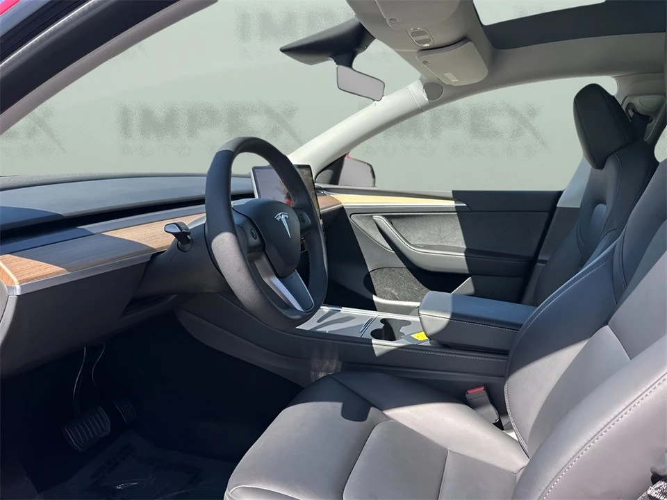 2023 Tesla Model Y - Image 9 of 12