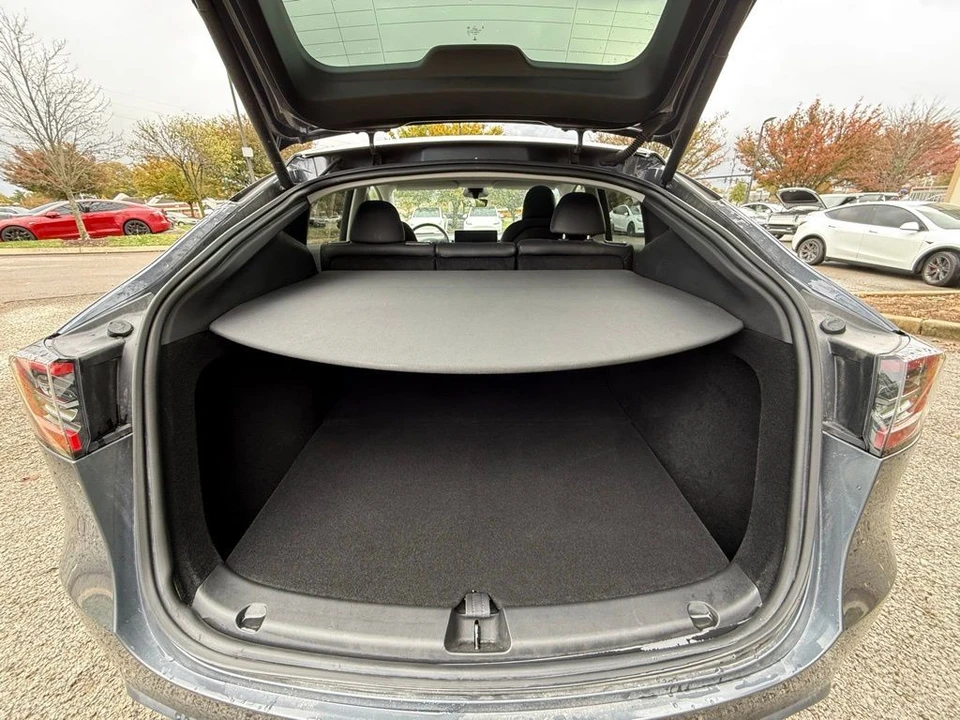 2023 Tesla Model Y - Image 8 of 10