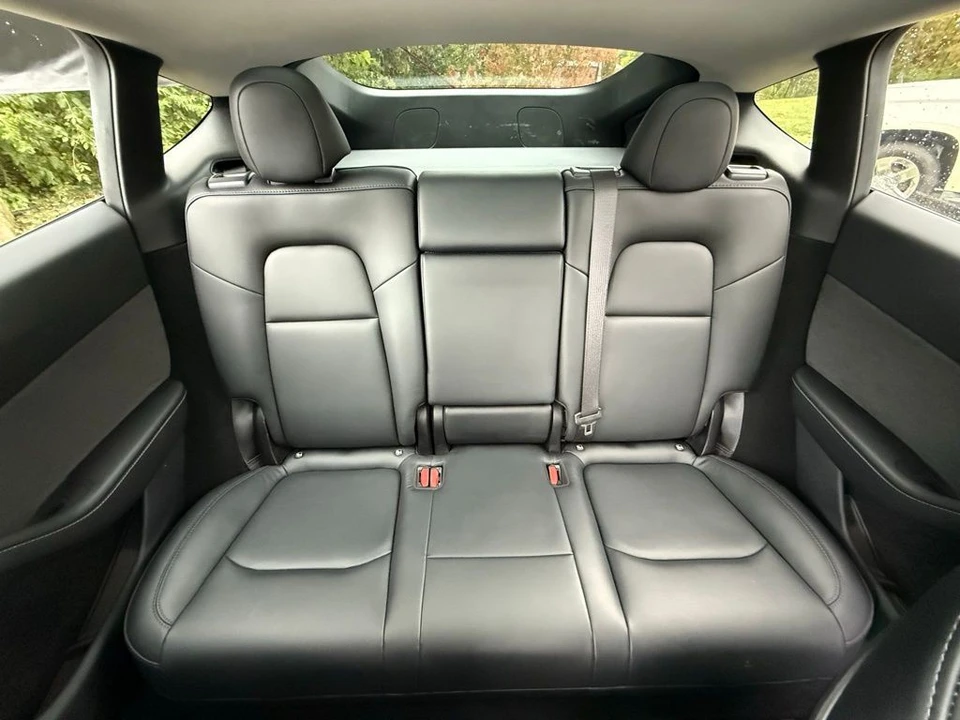 2023 Tesla Model Y - Image 7 of 10
