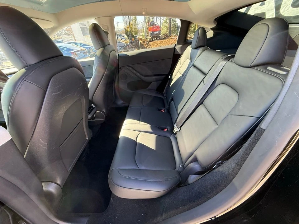 2023 Tesla Model Y - Image 10 of 13