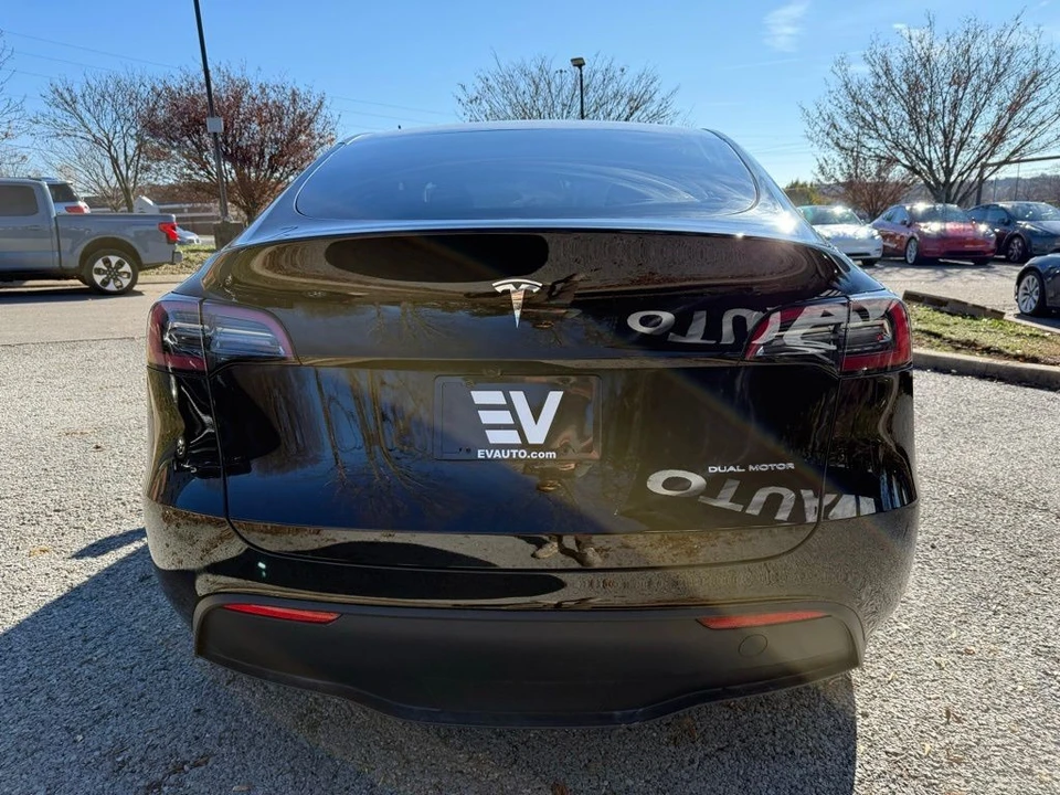 2023 Tesla Model Y - Image 5 of 13
