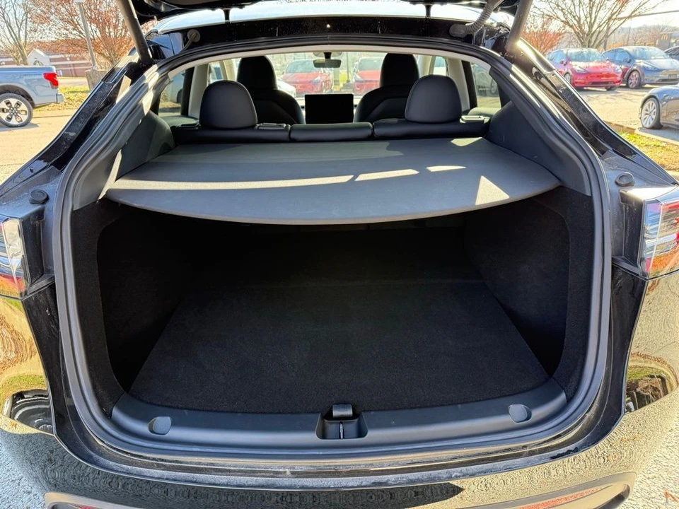 2023 Tesla Model Y - Image 7 of 13