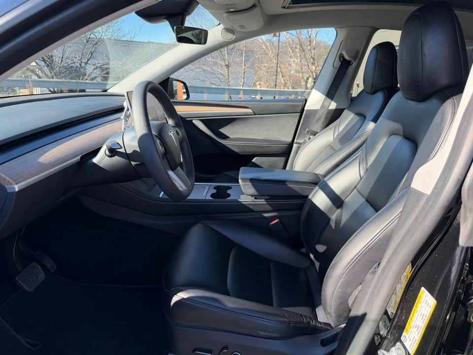 2023 Tesla Model Y - Image 7 of 17