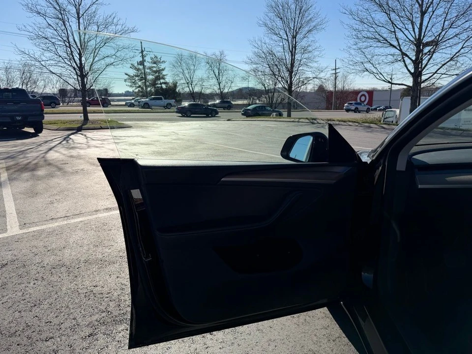 2023 Tesla Model Y - Image 6 of 17