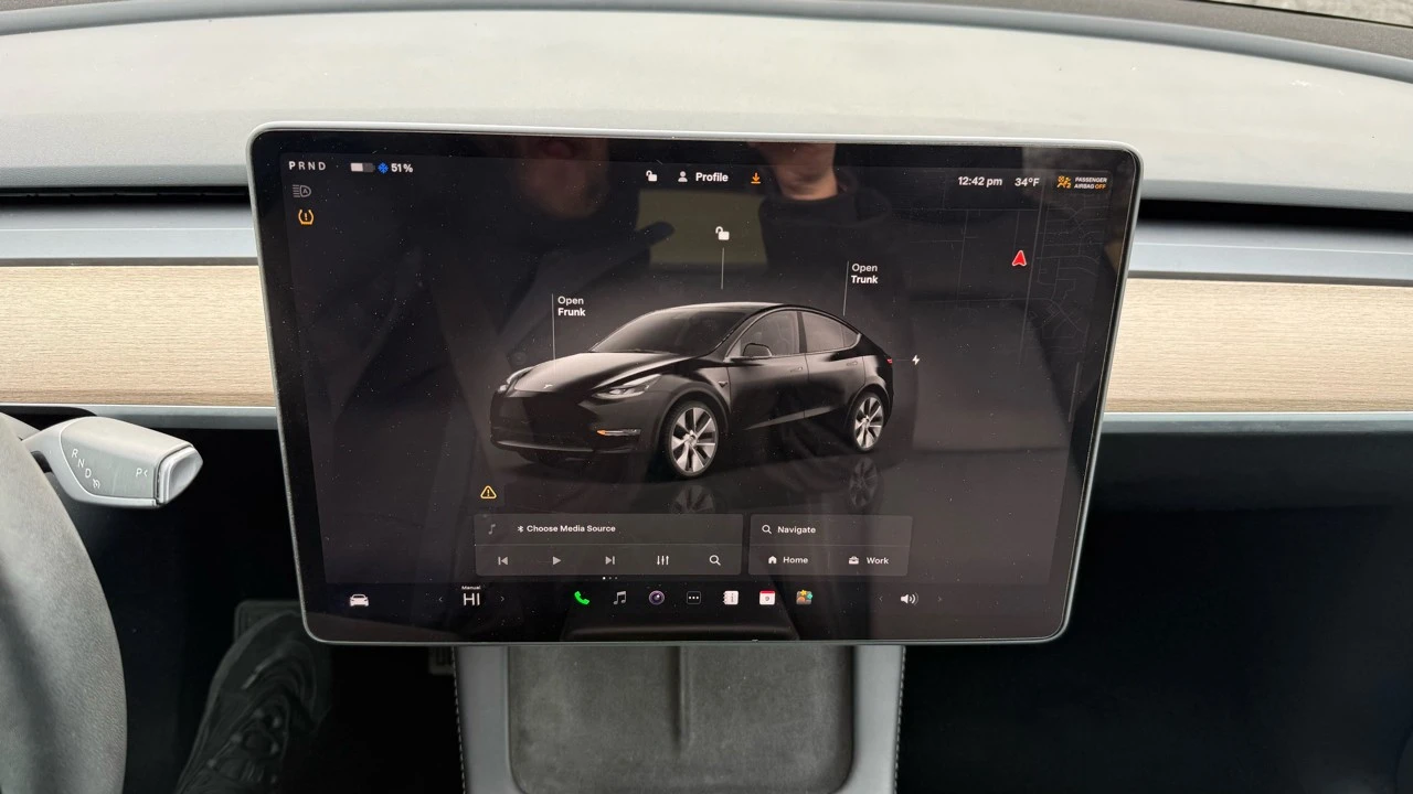 2023 Tesla Model Y - Image 16 of 21