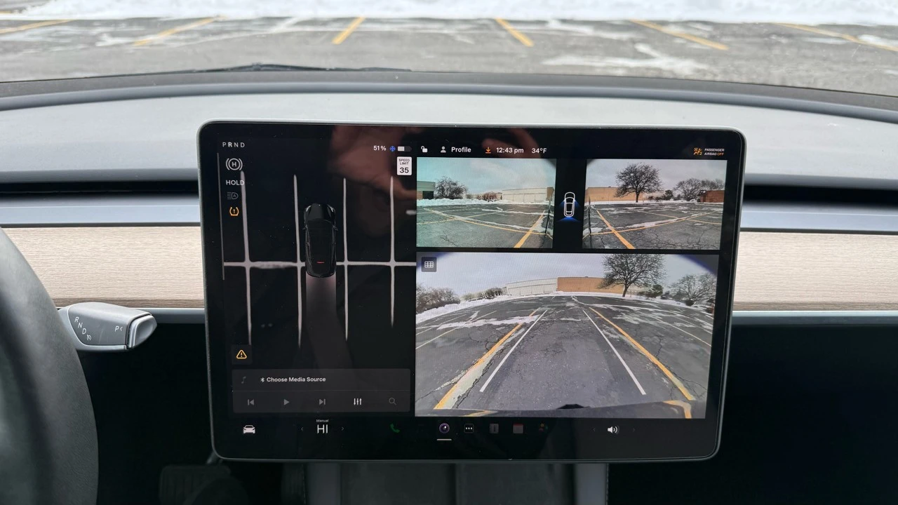 2023 Tesla Model Y - Image 17 of 21