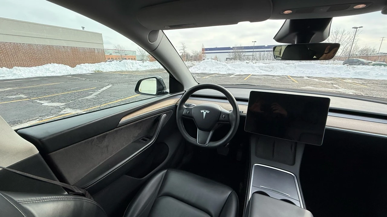 2023 Tesla Model Y - Image 12 of 21
