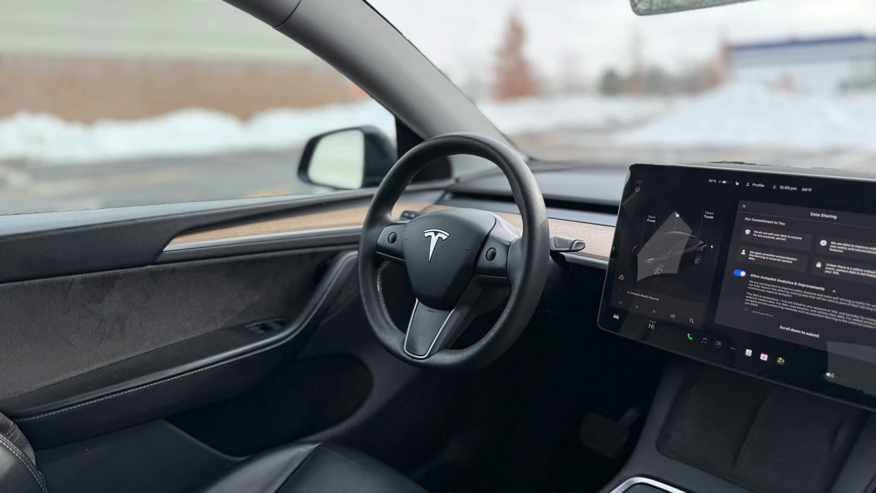 2023 Tesla Model Y - Image 13 of 21