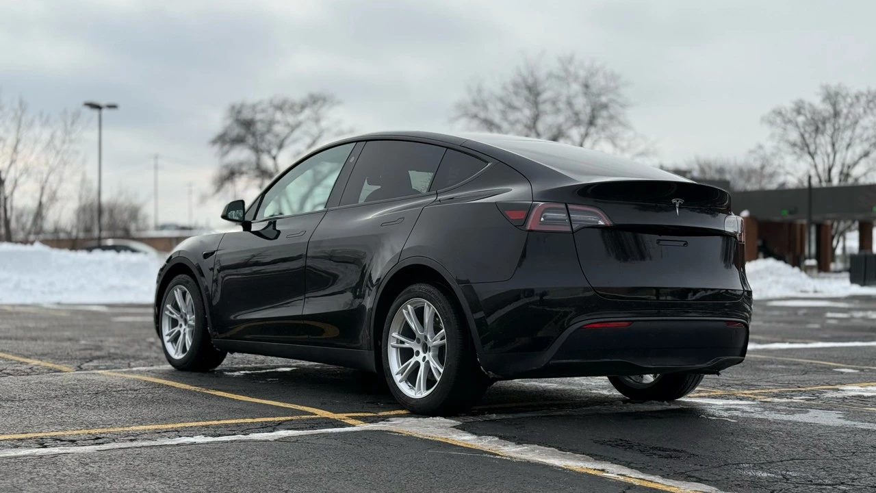 2023 Tesla Model Y - Image 5 of 21