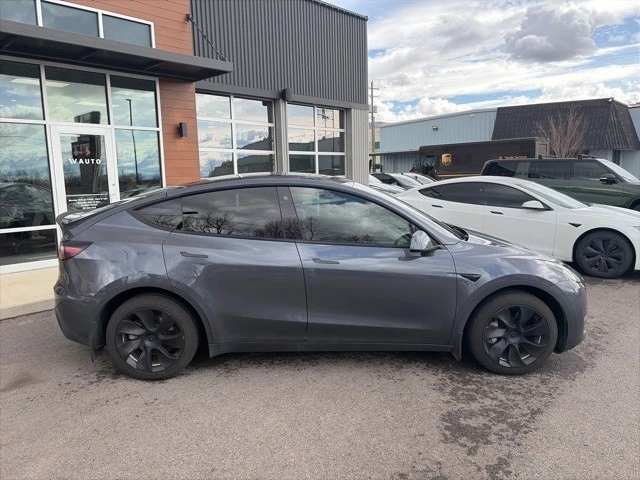 2023 Tesla Model Y - Image 9 of 21