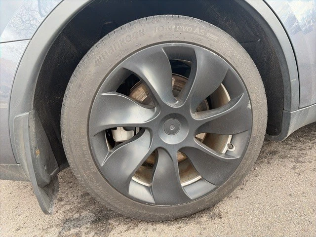 2023 Tesla Model Y - Image 10 of 21