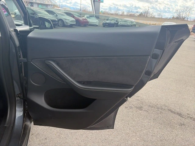 2023 Tesla Model Y - Image 18 of 21