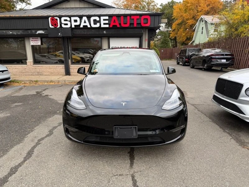 2023 Tesla Model Y - Image 2 of 12