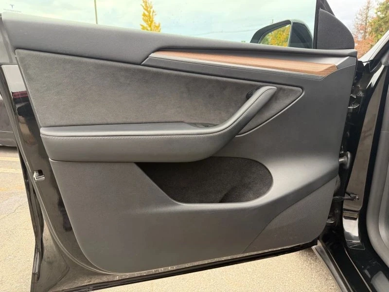 2023 Tesla Model Y - Image 12 of 12