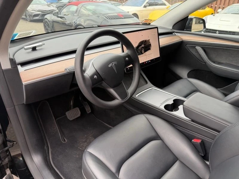 2023 Tesla Model Y - Image 9 of 12