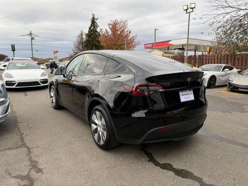 2023 Tesla Model Y - Image 4 of 12