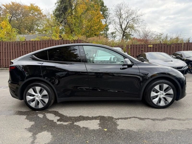 2023 Tesla Model Y - Image 7 of 12