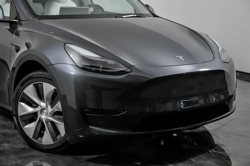 2023 Tesla Model Y - Image 2 of 12