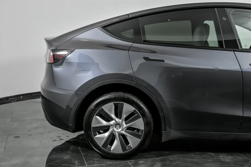 2023 Tesla Model Y - Image 11 of 12