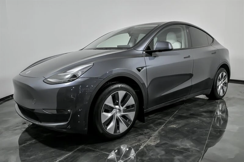 2023 Tesla Model Y - Image 5 of 12