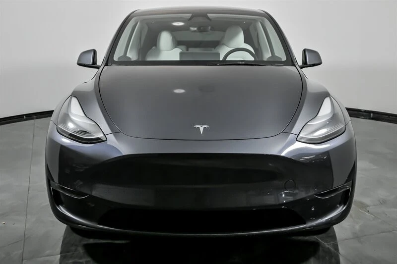 2023 Tesla Model Y - Image 4 of 12