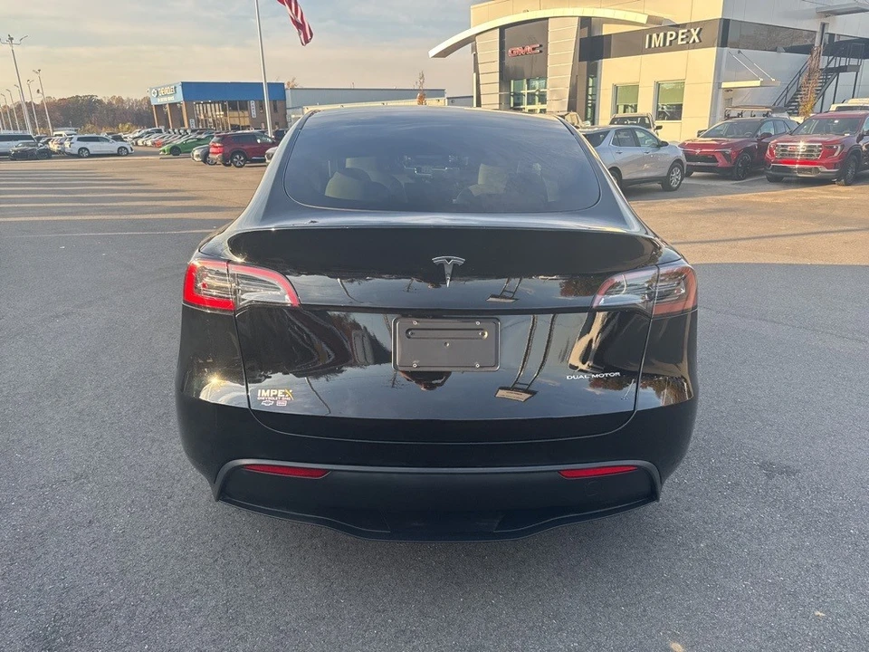 2023 Tesla Model Y - Image 4 of 12