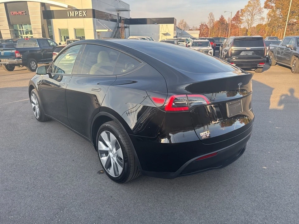 2023 Tesla Model Y - Image 3 of 12