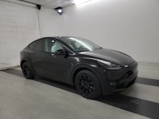 2023 Tesla Model Y - Image 2 of 7