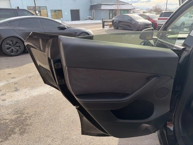 2023 Tesla Model Y - Image 14 of 21