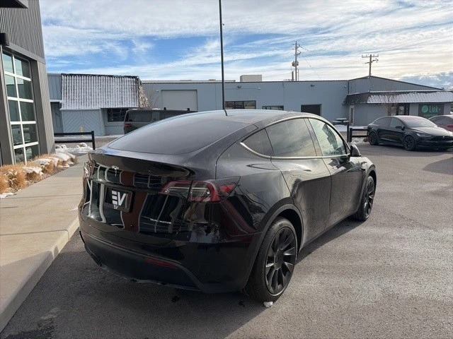 2023 Tesla Model Y - Image 8 of 21