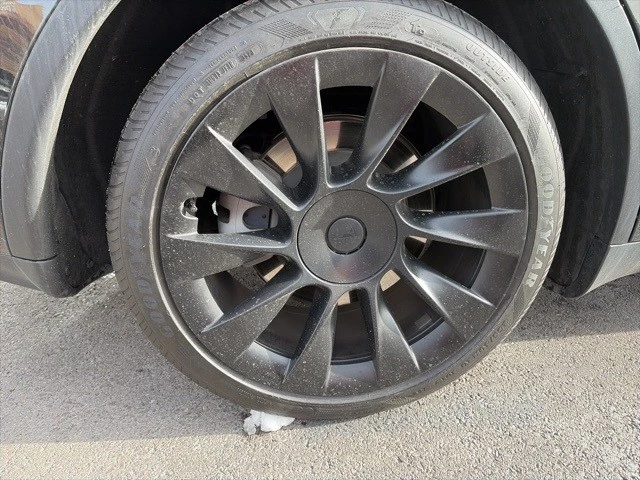 2023 Tesla Model Y - Image 10 of 21
