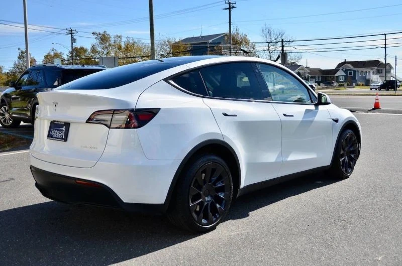 2023 Tesla Model Y - Image 11 of 12