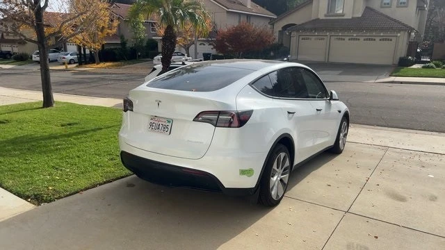 2023 Tesla Model Y - Image 6 of 11
