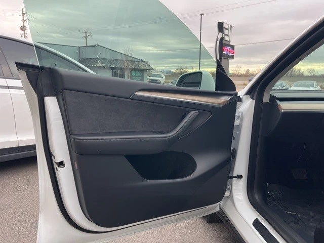 2023 Tesla Model Y - Image 6 of 21