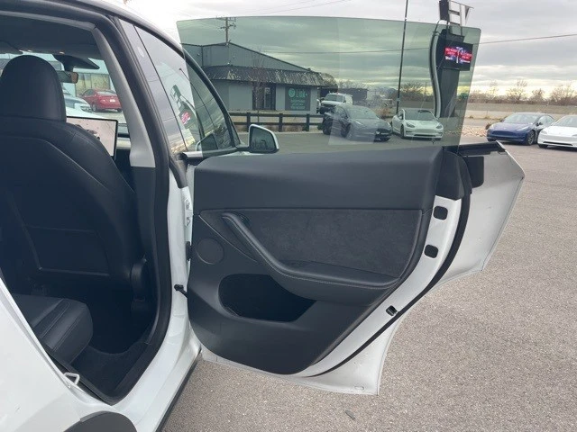 2023 Tesla Model Y - Image 14 of 21