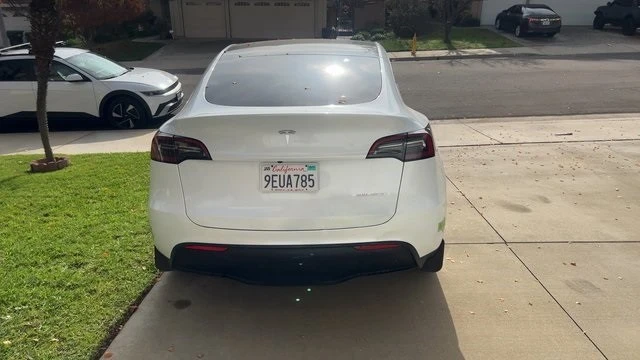 2023 Tesla Model Y - Image 7 of 11