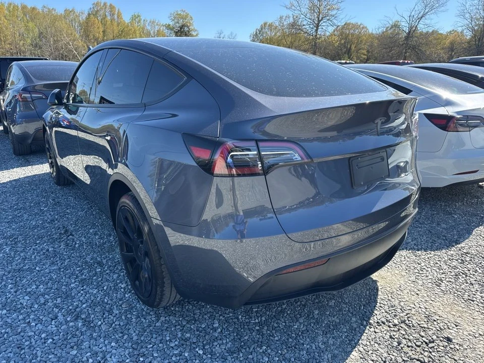 2023 Tesla Model Y - Image 6 of 6