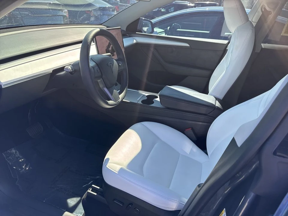 2023 Tesla Model Y - Image 3 of 6