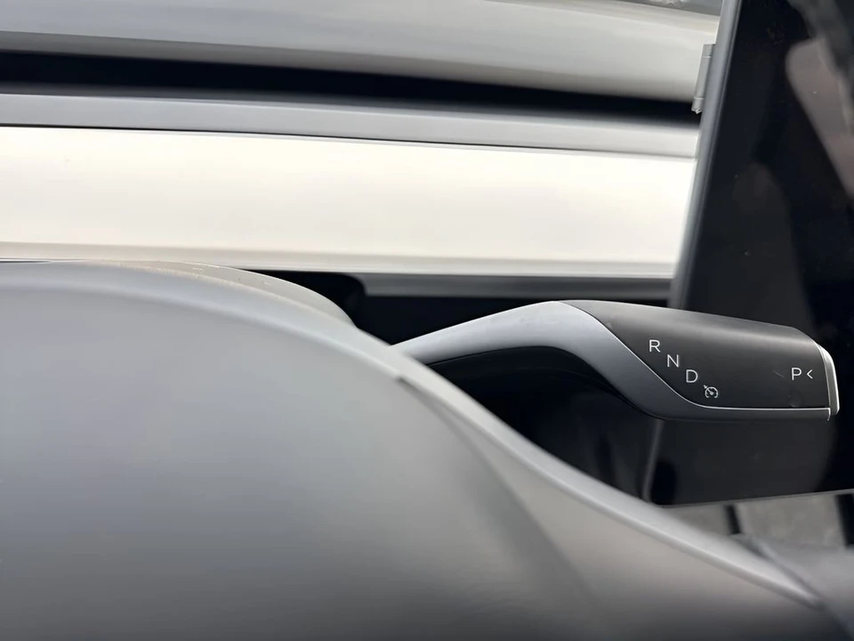 2023 Tesla Model Y - Image 17 of 21