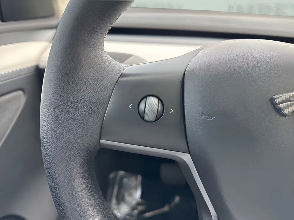 2023 Tesla Model Y - Image 15 of 21