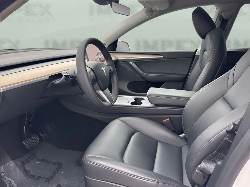 2023 Tesla Model Y - Image 9 of 12