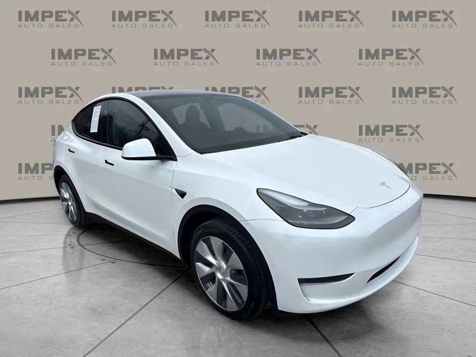 2023 Tesla Model Y - Image 7 of 12