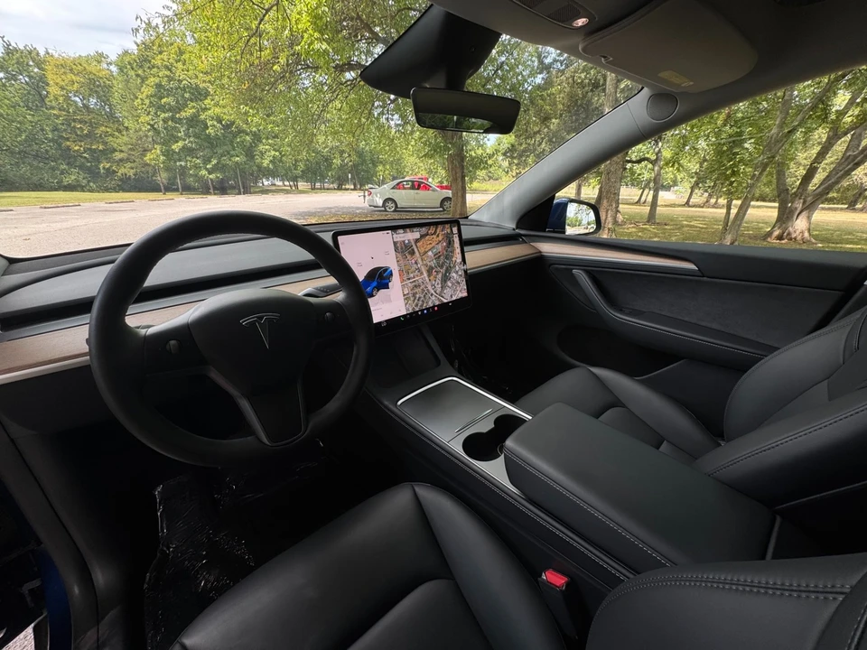 2023 Tesla Model Y - Image 10 of 12