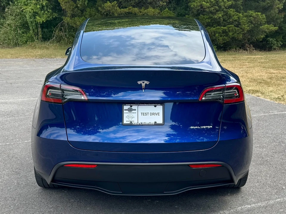 2023 Tesla Model Y - Image 5 of 12
